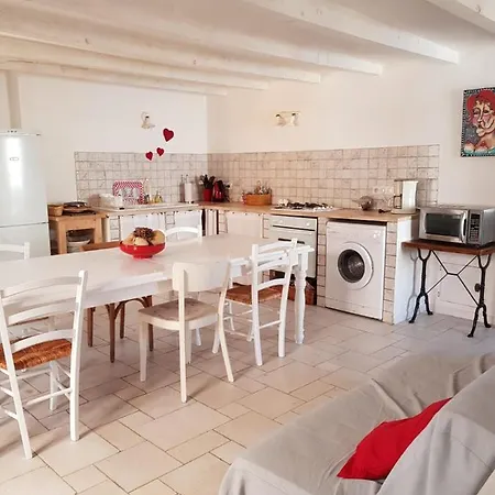 Casa de Férias Charmante Maison De Village Avec Terrasse