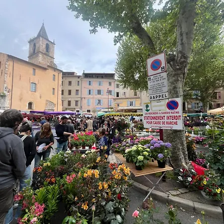 Charmante Maison De Village Avec Terrasse Casa de Férias *