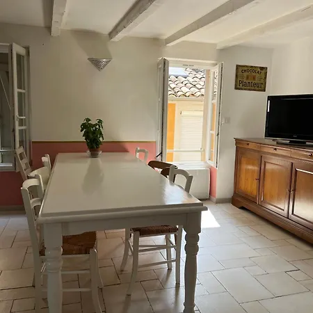 Charmante Maison De Village Avec Terrasse Casa de Férias Riez