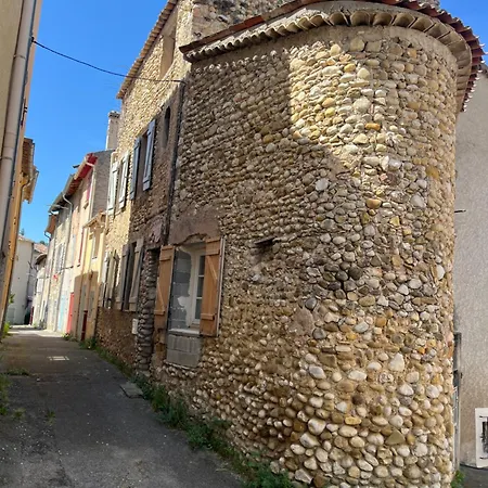 Charmante Maison De Village Avec Terrasse Casa de Férias *
